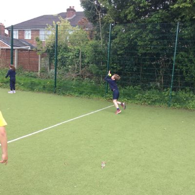 PE - Strike and Fielding Games