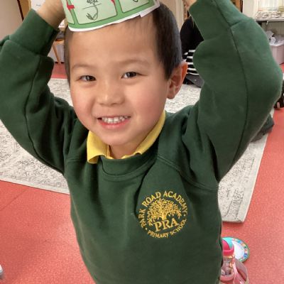 How does your bean grow? - Making our own bean lifecycle hats 