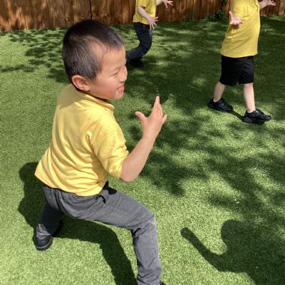 PE Passport - Gymnastics - At the Zoo - Can you walk like a crab? 