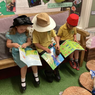 Sharing a book on the bus 