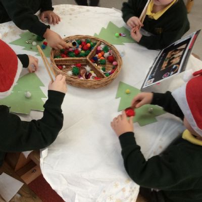 Can you decorate the tree? - Fine Motor Fun 